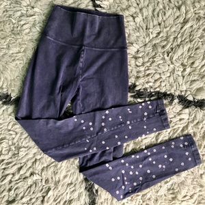 Aerie OFFLINE XS Navy w/ Bleach Splatter Leggings